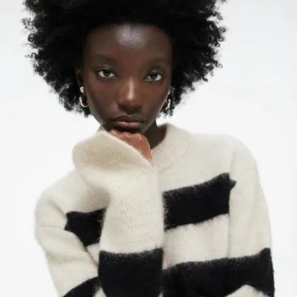 H&M sweater extra small really soft very comfortable
